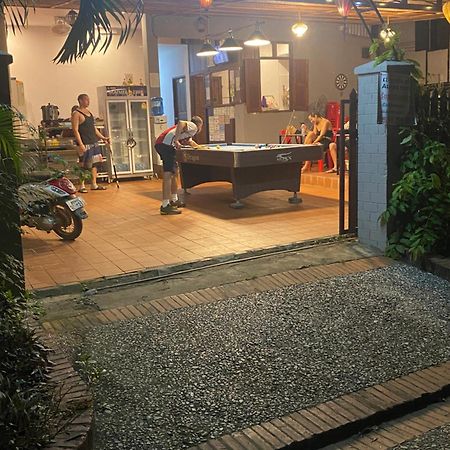 Aurora Backpackers Hostel Luang Prabang Bagian luar foto