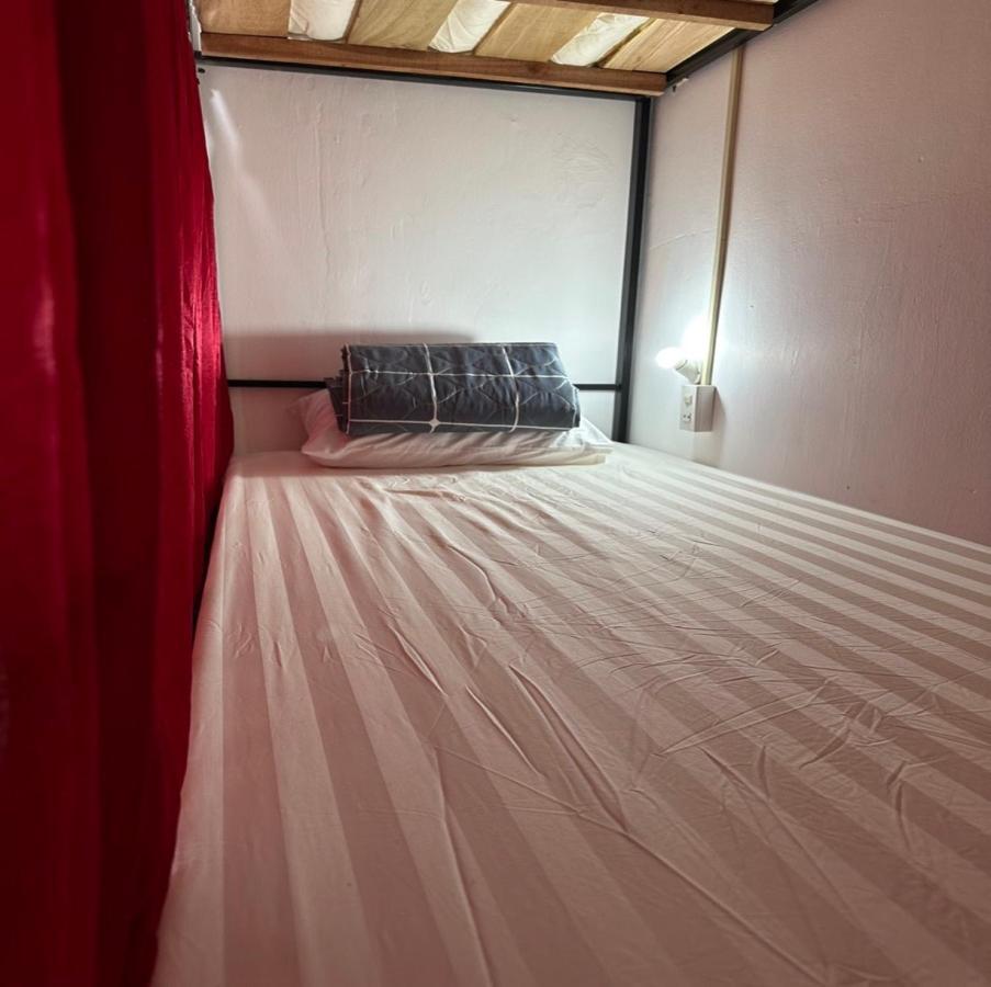 Aurora Backpackers Hostel Luang Prabang Bagian luar foto