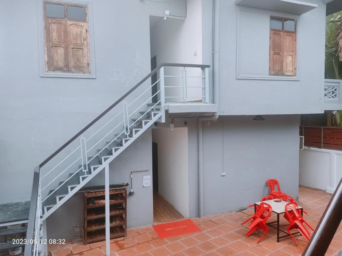 Aurora Backpackers Hostel Luang Prabang Bagian luar foto