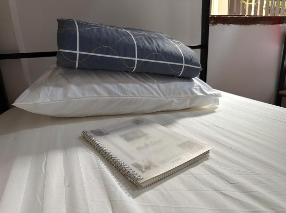 Aurora Backpackers Hostel Luang Prabang Bagian luar foto