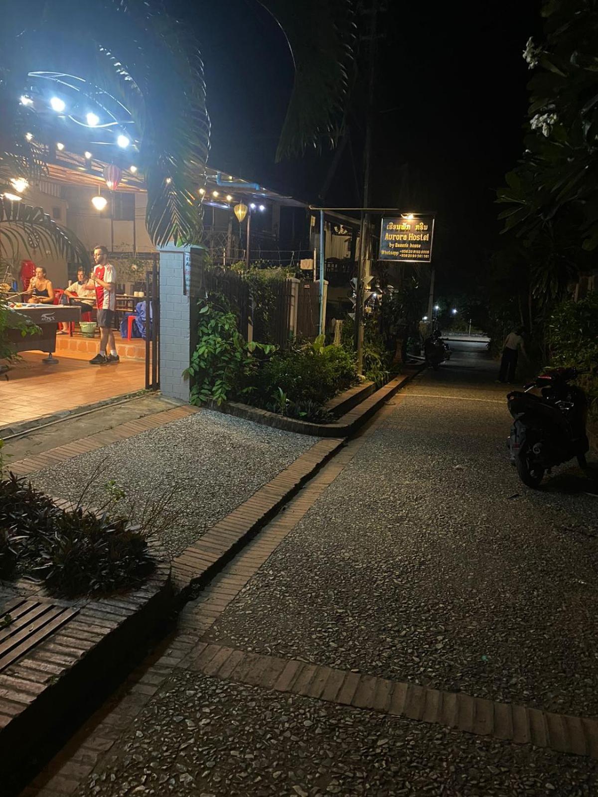 Aurora Backpackers Hostel Luang Prabang Bagian luar foto