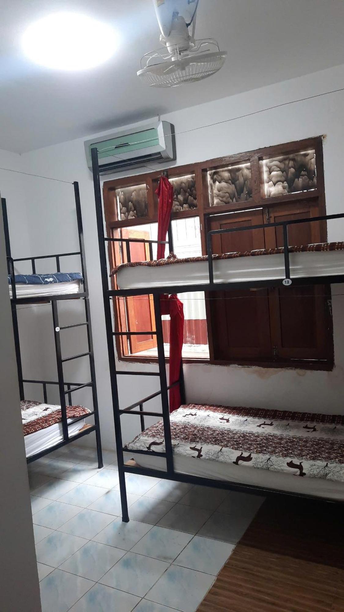 Aurora Backpackers Hostel Luang Prabang Bagian luar foto
