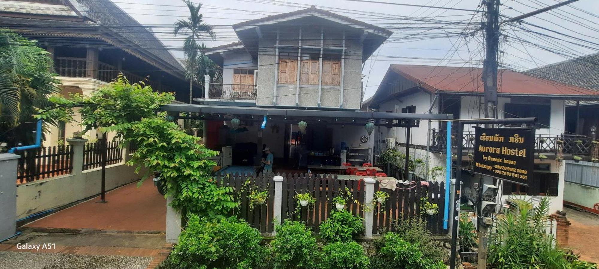 Aurora Backpackers Hostel Luang Prabang Bagian luar foto