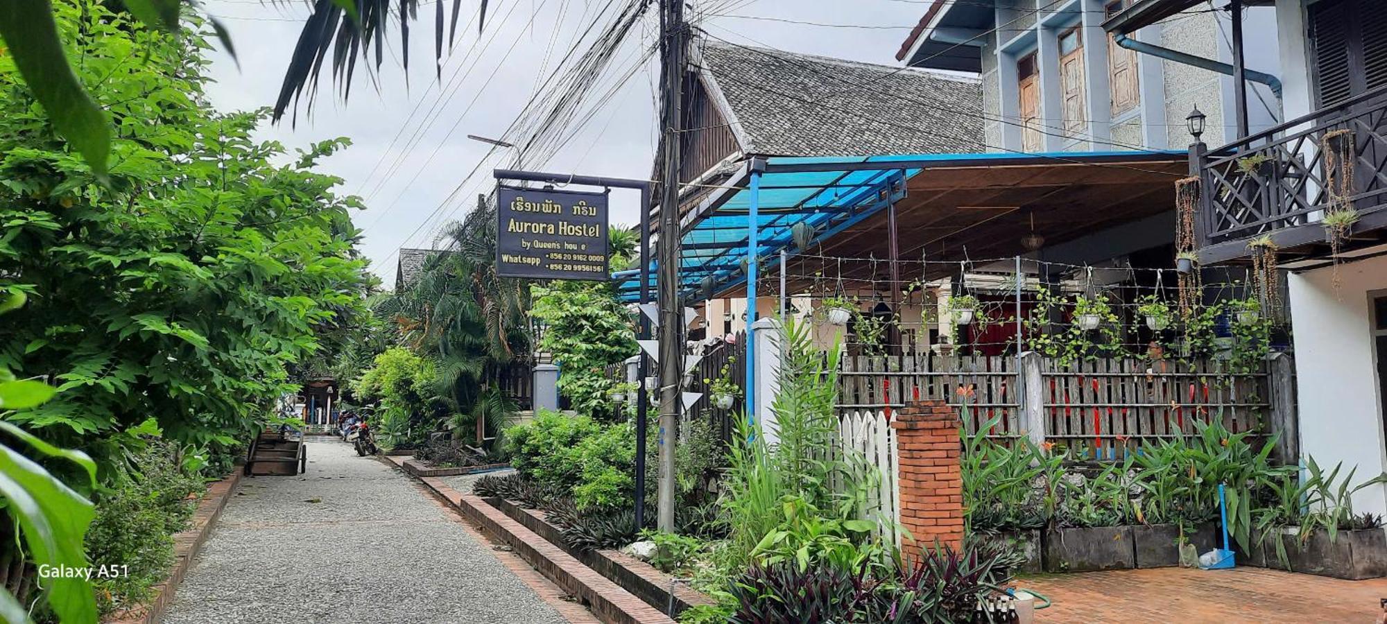 Aurora Backpackers Hostel Luang Prabang Bagian luar foto