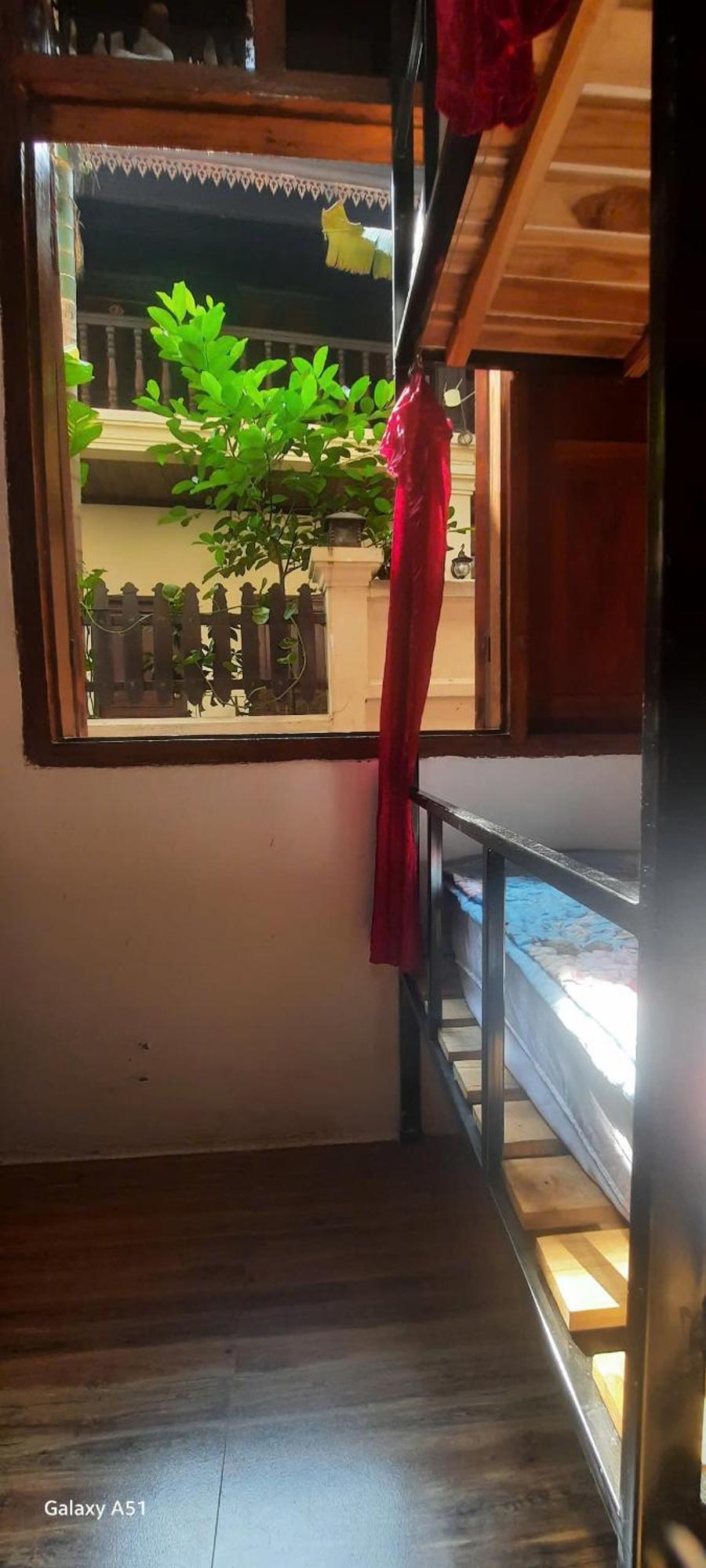 Aurora Backpackers Hostel Luang Prabang Bagian luar foto