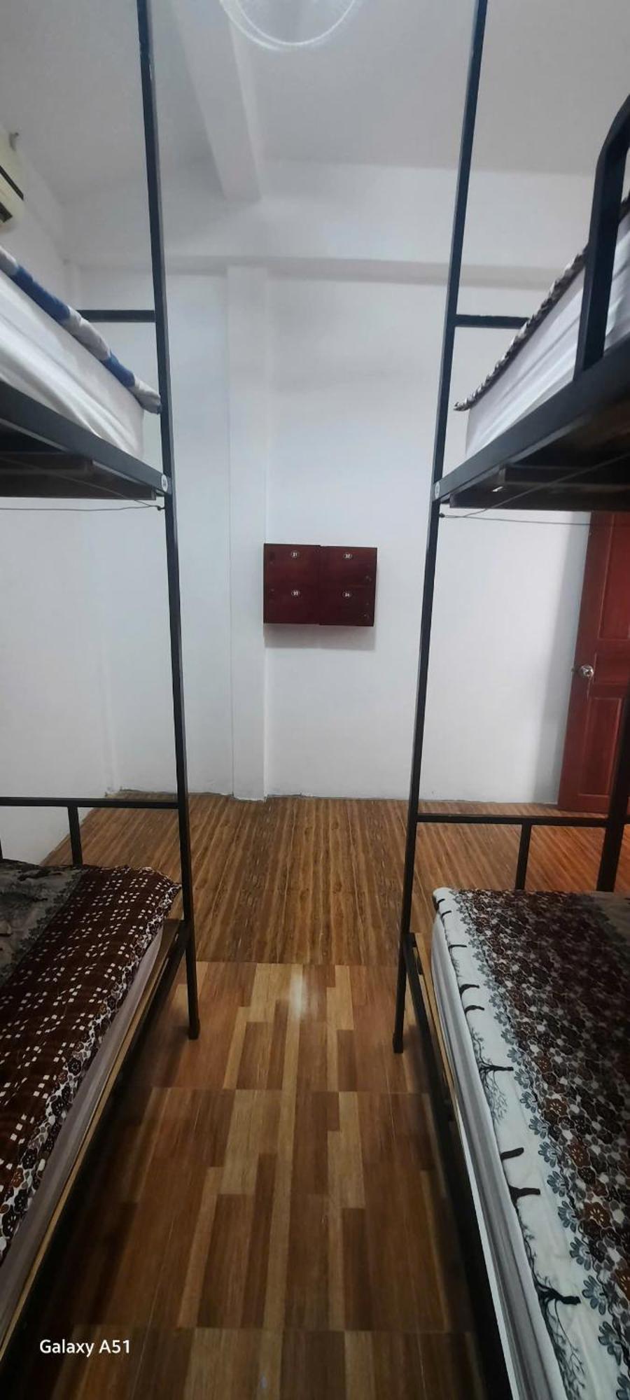 Aurora Backpackers Hostel Luang Prabang Bagian luar foto