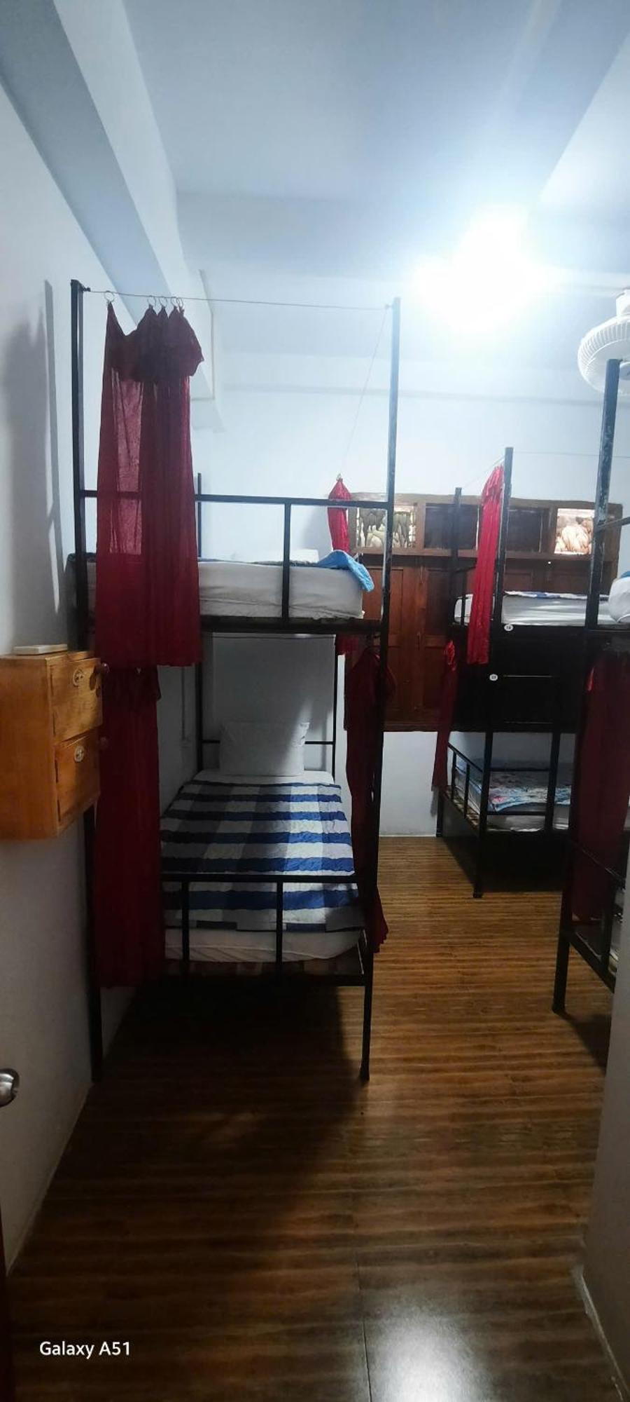 Aurora Backpackers Hostel Luang Prabang Bagian luar foto