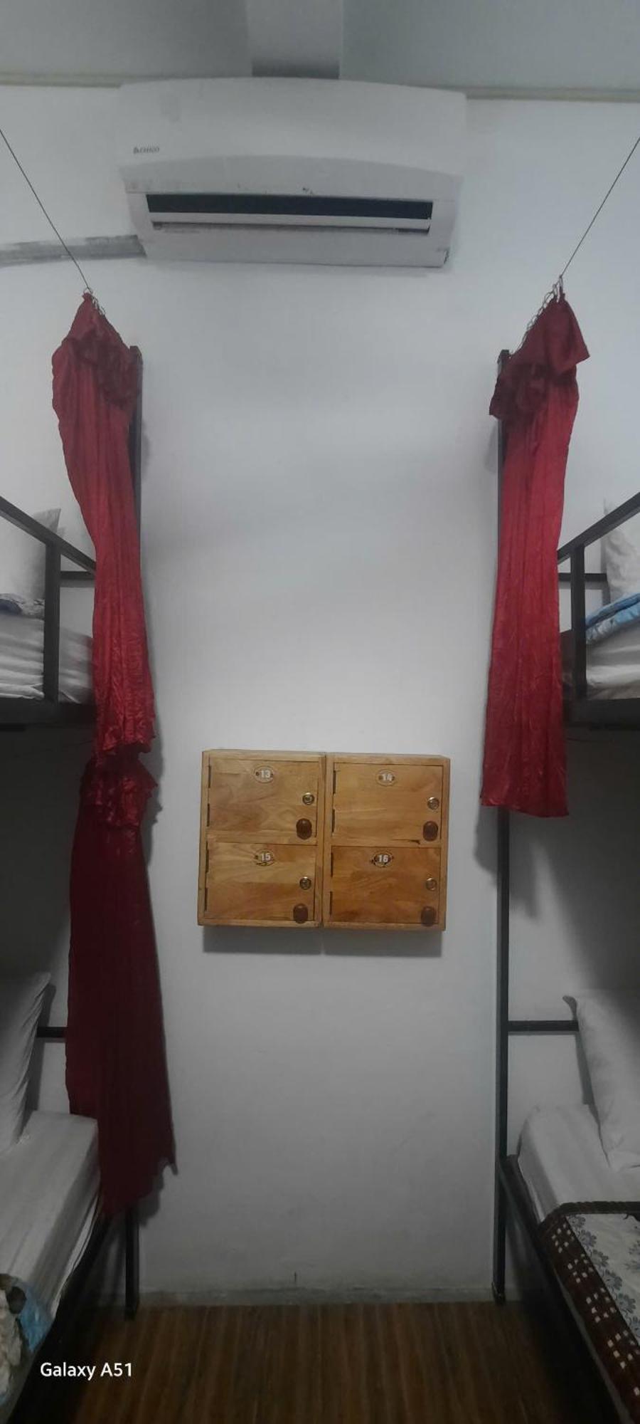 Aurora Backpackers Hostel Luang Prabang Bagian luar foto