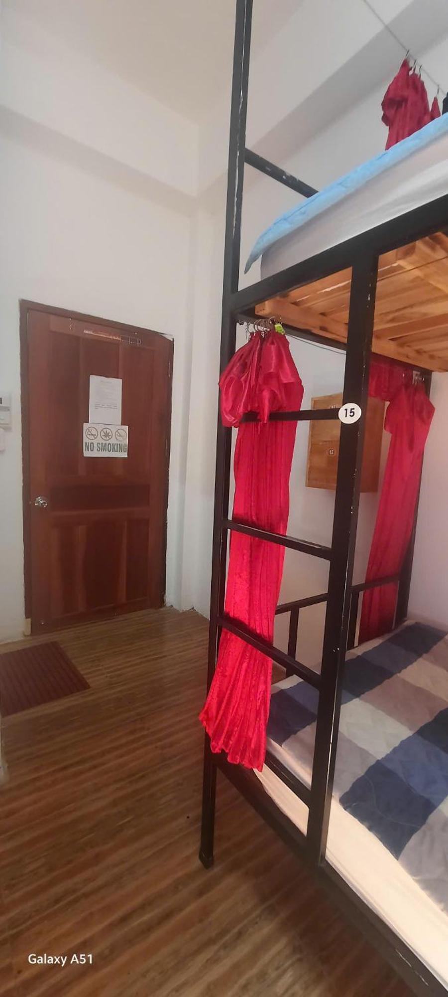 Aurora Backpackers Hostel Luang Prabang Bagian luar foto