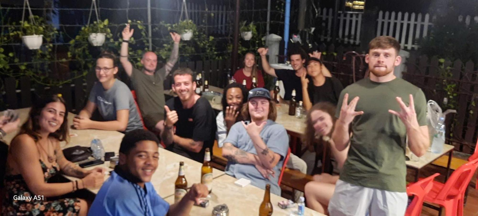Aurora Backpackers Hostel Luang Prabang Bagian luar foto